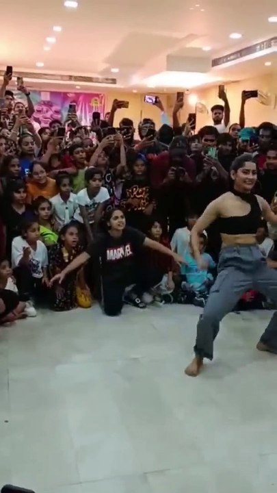 vartika jha mam showcase #youtuber #dance