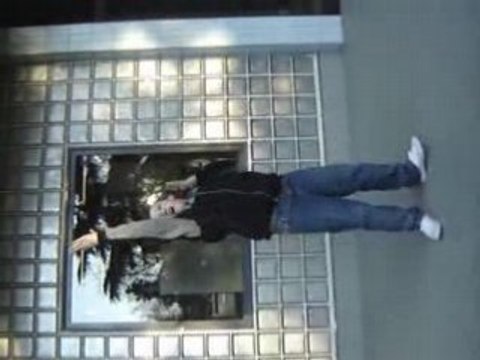 moi qui fais de la tecktonik