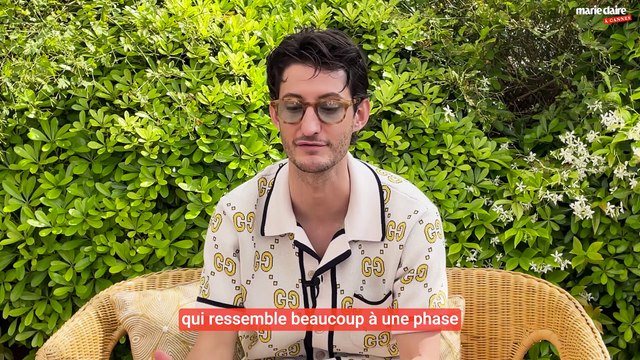 Pierre Niney se livre sur son personnage inspiré du cinéaste lui-même et sur ses expériences de tournage chaotiques