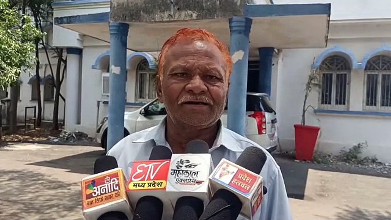 तहसीलदार के बाबू ने फर्जी तरीके से जमीन पर कब्जा किए जाने का नोटिस जारी कर ढाई लाख रुपए ली रिश्वत