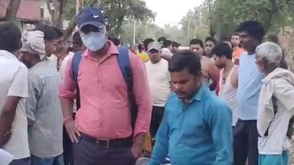 प्रयागराज: तेज रफ्तार अनियंत्रित बाइक पेड़ से टकराई, दो की हुई मौत