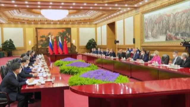 Il presidente cinese Xi Jinping riceve il premier russo Mishustin