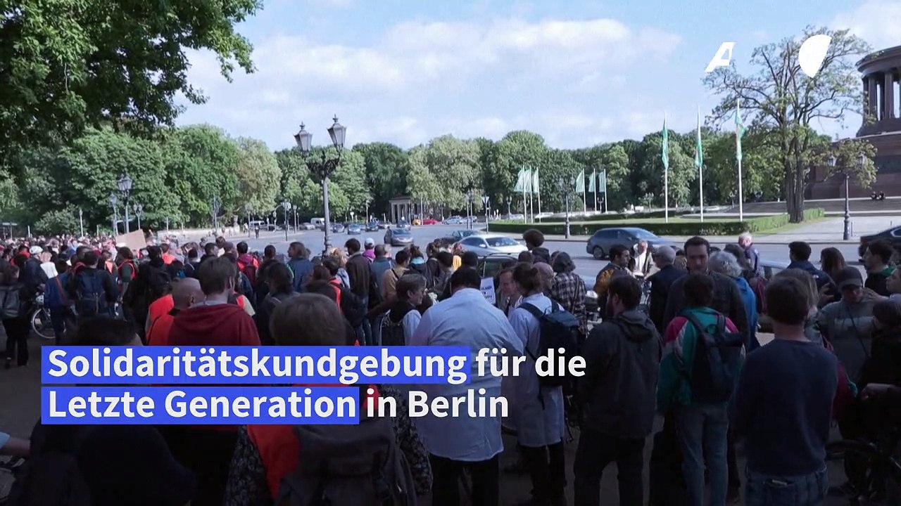 Unterstützer der Letzten Generation protestieren in Berlin