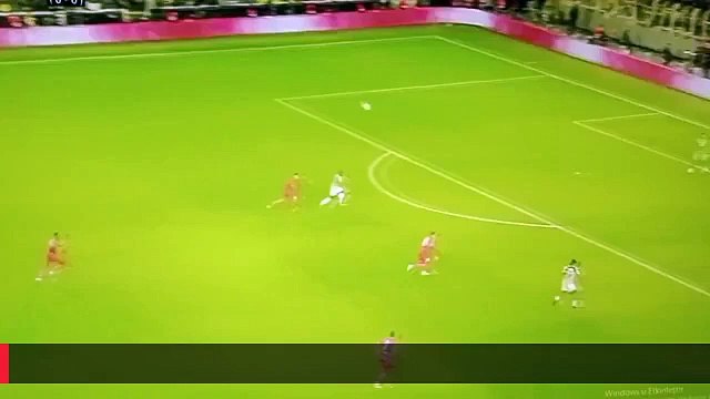 F.Bahçe-Sivas maçında ilginç spiker hatası! Dinleyenleri kahkahaya boğan anlatıcı yaptığı hataya kendisi de güldü