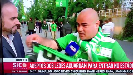 Jornalista da SIC confronta adepto com mensagem insultuosa: "Futebol é muito mais do que isso"