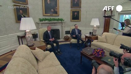 Biden propõe plano para congelar gastos em meio a tensas negociações sobre dívida