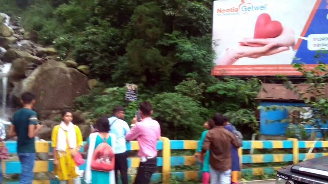 Dargeeling road view best tourest place in 6000/road site waterfalls and beautiful place/দার্জিলিংয়ের পথে কি হলো এটা