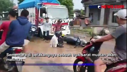 Warga yang Viralkan Jalan Rusak Lewat Aksi Teatrikal di Batang Ditegur Ganjar