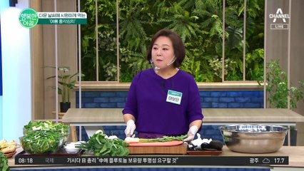 [#행복한아침] 4통째 담그고 있는 김치 전문가 이보은이 공개하는 여름 총각 김치 레시피! #총감김치 #김치담그는법