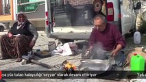 Yok olmaya yüz tutan kalaycılığı 'seyyar' olarak devam ettiriyor