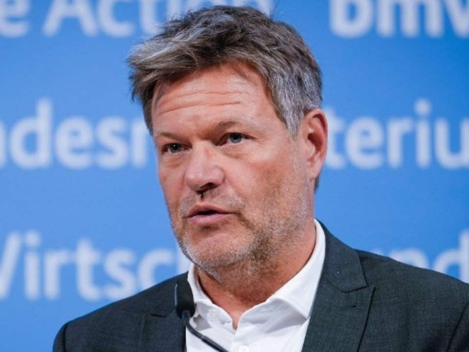 Verdächtiges Pulver kam per Brief: Alarm in Habecks Wahlbüro