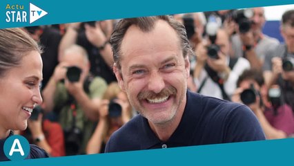 Jude Law complètement transformé, l'acteur étonne avec son look moyenâgeux : "Les gens ne l'ont pas