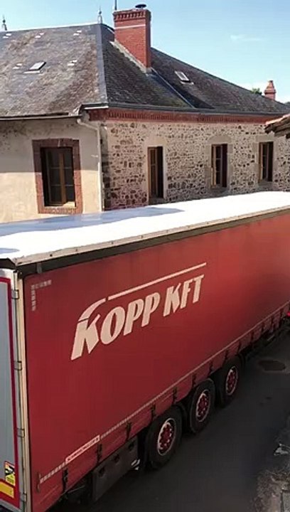 Le village de Rancon (Haute-Vienne), traversé par des poids lourds à cause des travaux sur la N145