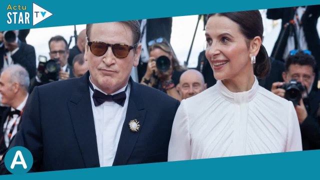 Benoit Magimel et Juliette Binoche assortis et enlacés, retrouvailles complices des ex sur le tapis