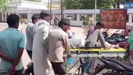 दतिया: चार पहिया वाहन ने बाइक में मारी जोरदार टक्कर, युवक हुआ घायल