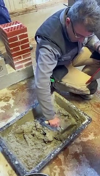 La première couche d’enduit : le gobetis