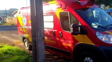 Carros se envolvem em colisão frontal no Jardim Bela Vista