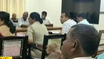 ಕಾರವಾರ:ಮೀನುಗಾರರ ಸದ್ಯದ ಸಮಸ್ಯೆಗಳನ್ನು ಮೀನುಗಾರರಿಂದಲೇ ಆಲಿಸಿದ ಜಿಲ್ಲಾಧಿಕಾರಿ