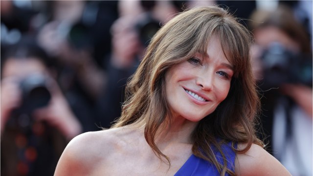 GALA VIDEO - Carla Bruni effondrée par la mort de Jean-Louis Murat : “Qu’est-ce qu’il t’a pris ?”