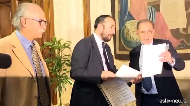 Rifondazione consegna a La Russa la petizione per le sue dimissioni
