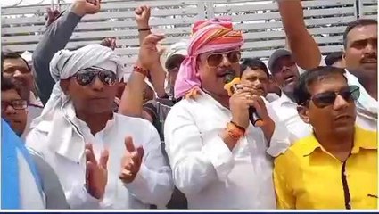 रोहतास: बिहार प्रारंभिक शिक्षक संघ के बैनर तले शिक्षकों का आक्रोश मार्च, जानिए क्या है मांग