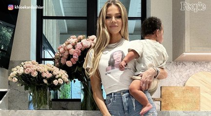 Video herunterladen: Khloé Kardashian Finally Reveals Her Baby Boy's Name During 'The Kardashians' Season 3 Premiere