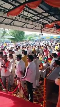 मेरठ सिटी स्टेशन पर पहुंची वंदे भारत एक्सप्रेस का ऐसा हुआ स्वागत