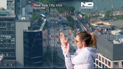 شاهد: دروس يوغا على حافة أعلى ناطحة سحاب في نيويورك