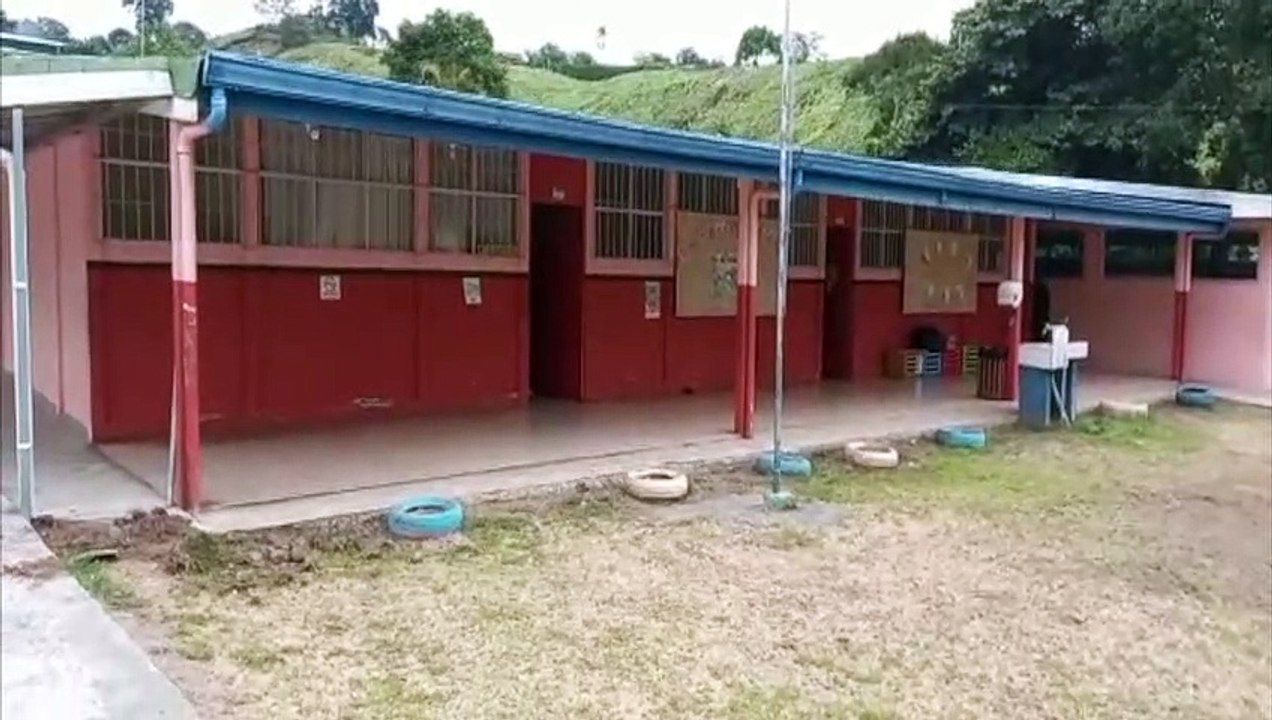 ROBO ESCUELA PARAISO