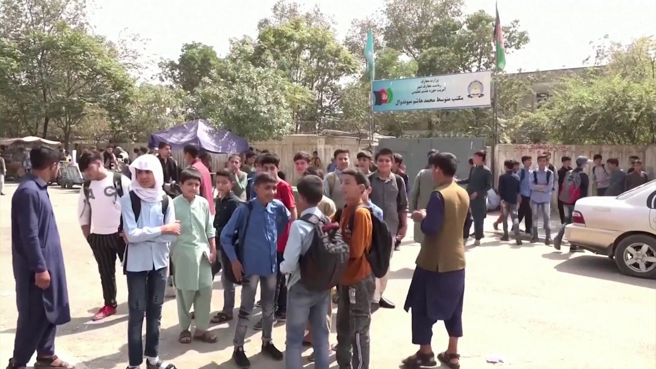 التاسعة هذا المساء | فورين بوليسي: مدارس البنين...