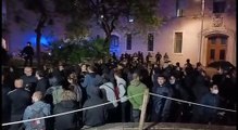 Los Mossos d'Esquadra 'acorralan' a los okupas metros antes de llegar a plaza Universitat