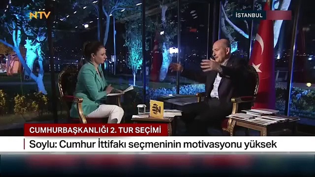 Süleyman Soylu, Gazi Mahallesi'nde yaşananlarla ilgili konuştu: Bir tarafta CHP bayrağı, bir tarafta Apo işareti yapılınca meseleyi yakaladım