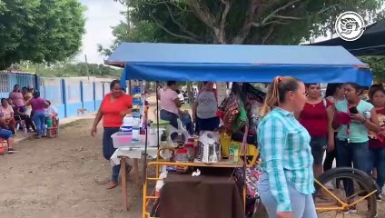 Primaria de Sayula, tomada por los padres de familia, en reclamo de un director y un profesor