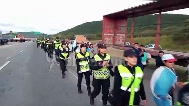 Docentes autoconvocados intentaron volver a cortar la ruta