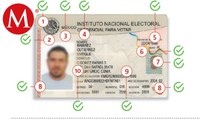 Falsifican credenciales del INE en la Plaza Santo Domingo de la Ciudad de México