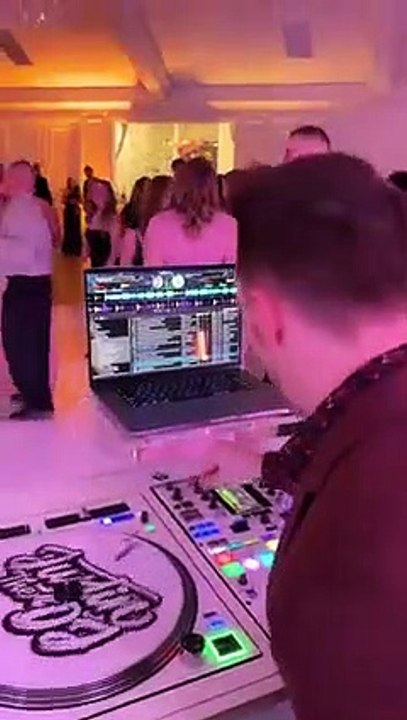 DJ