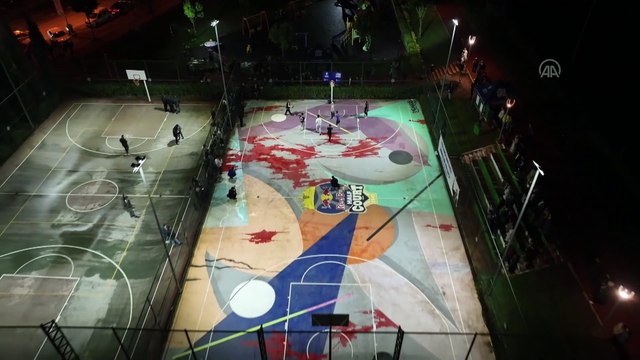 BURSA - Bakan Varank, ilk kez oy kullanacak gençlerle basketbol maçı yaptı