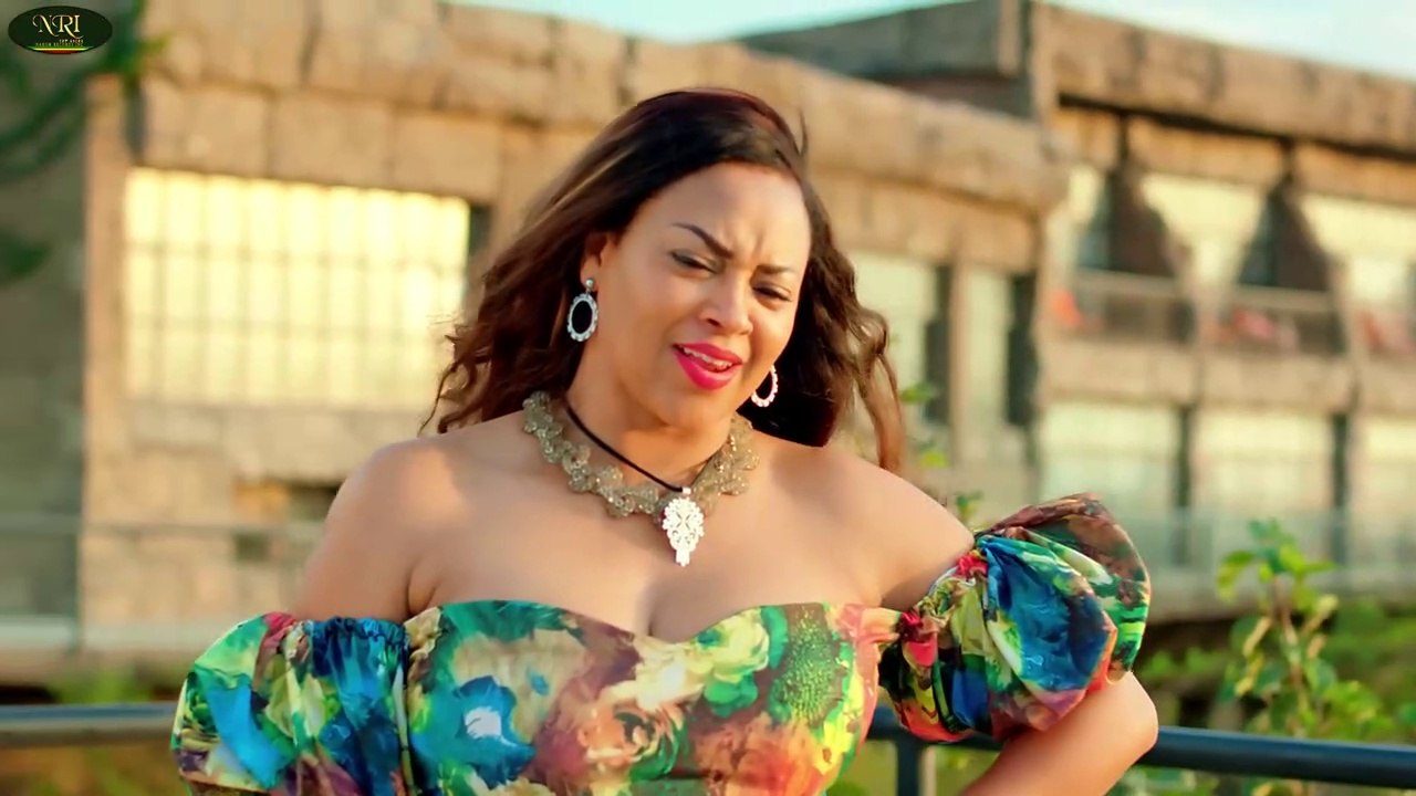 Helen Berhe - Simesilegn - ሄለን በርሄ - ሲመስለኝ - New Ethiopian Music 2022 (Official Viseo)-(720p60)