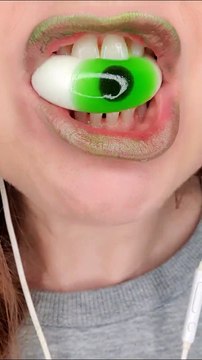 ASMR EATING TROLLI JELLY EYEBALLS JELLY FRUIT EDIBLE MAKEUP MOCHI'S MUKBANG EATING SOUNDS