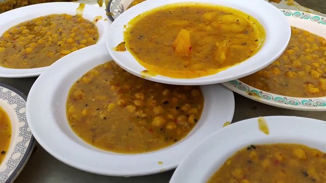 Best Halwa Puri In Karachi | Karachi Ka Nashta | Tawakal Halwa Puri