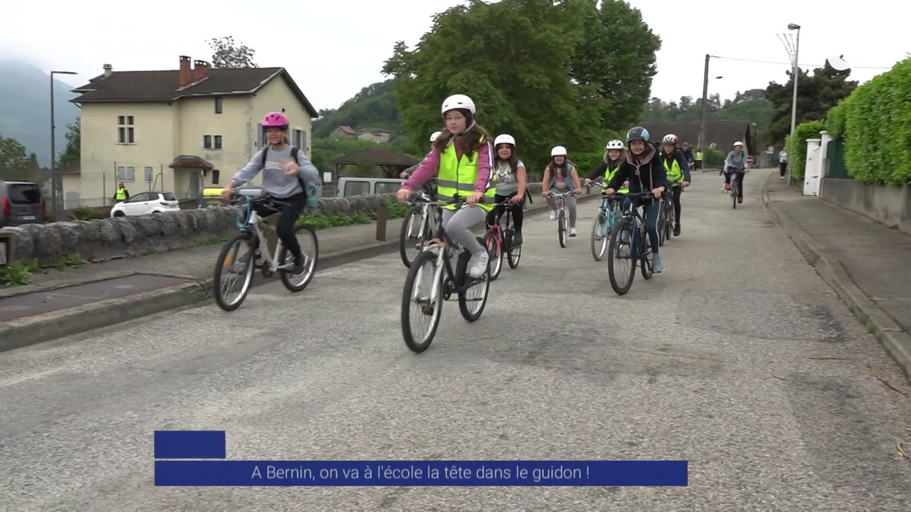 Reportage - A Bernin, on va à l'école la tête dans le guidon !
