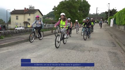 Reportage - A Bernin, on va à l'école la tête dans le guidon !