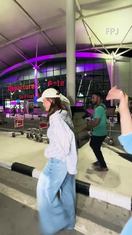 Kareena Kapoor Khan, Kriti Sanon return from The Crew shoot