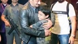 Salman Khan hugs young fan at airport, flaunts his new look