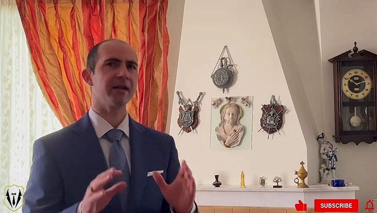 WHAT ARE PLEATED PANTS