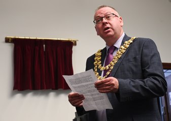 Ashton hero celebrated with blue plaque