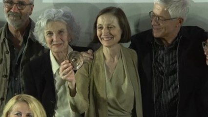 Carme Elías recibe la Medalla de Oro en un cálido homenaje de la Academia de Cine