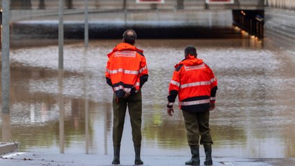 Fuertes lluvias azotan Castellón: Precaución ante posibles inundaciones 🌧️