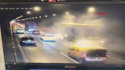 Bayraklı Tüneli'ndeki TIR yangını kamerada