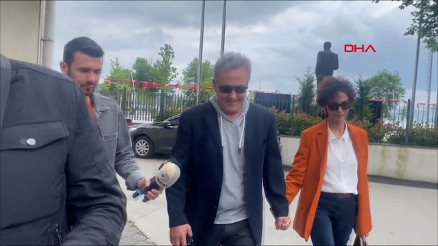 Mehmet Aslantuğ ile Arzum Onan boşandı; el ele adliyeye geldiler